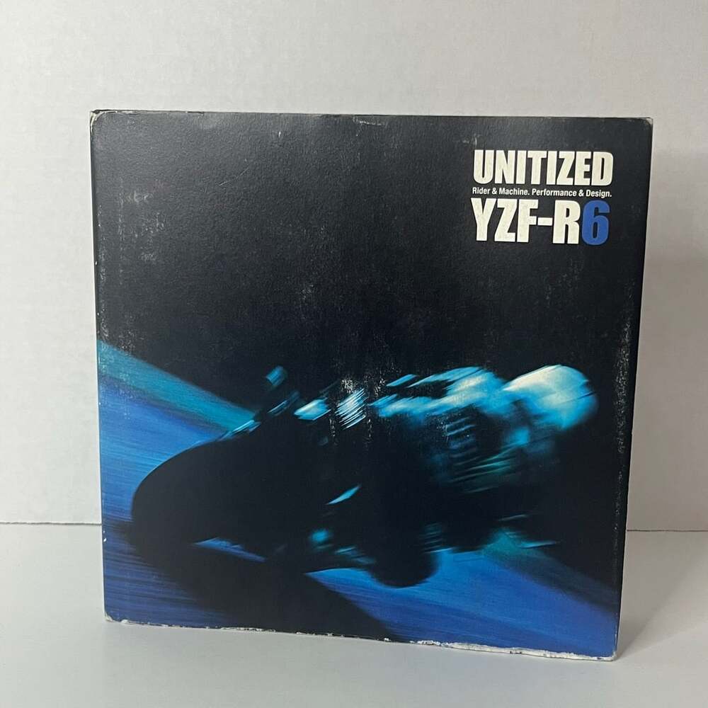 Yamaha UnitizedRider &Machine,Performance&DesignYZF-R6Hardcover Promotional Book